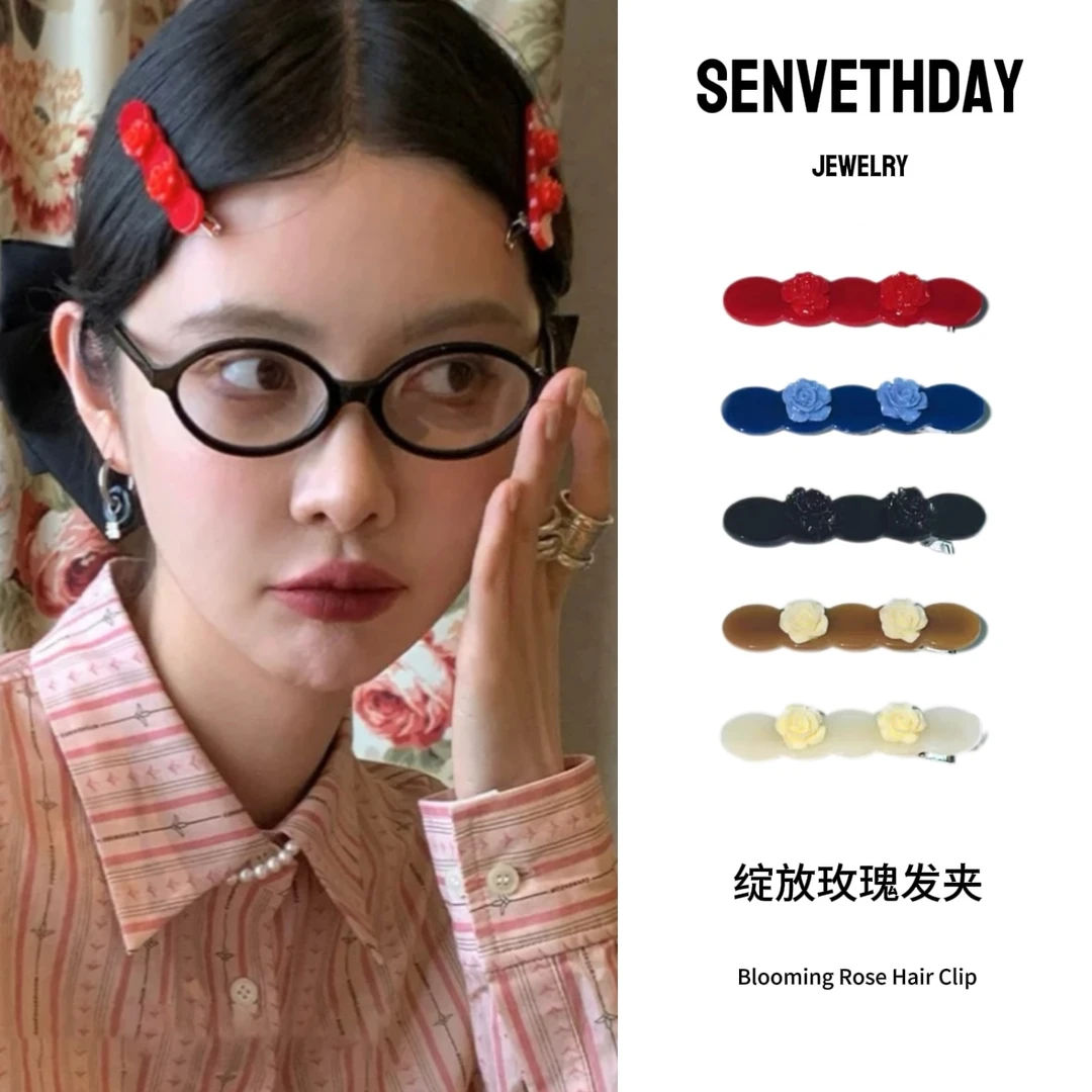 Senveth Day绽放玫瑰边夹黑色发卡竖夹气质