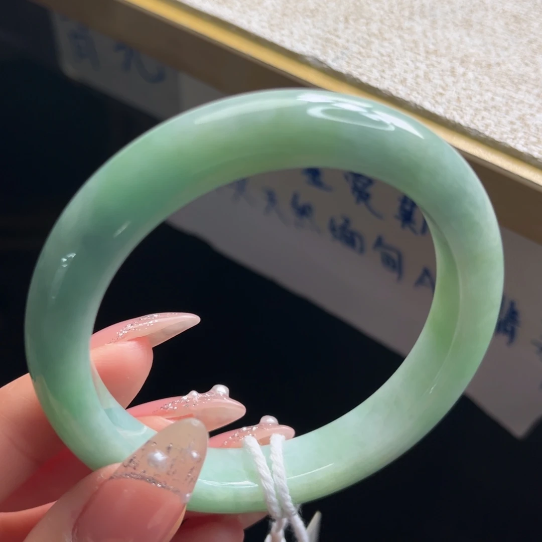 翡翠未镶嵌手镯手镯