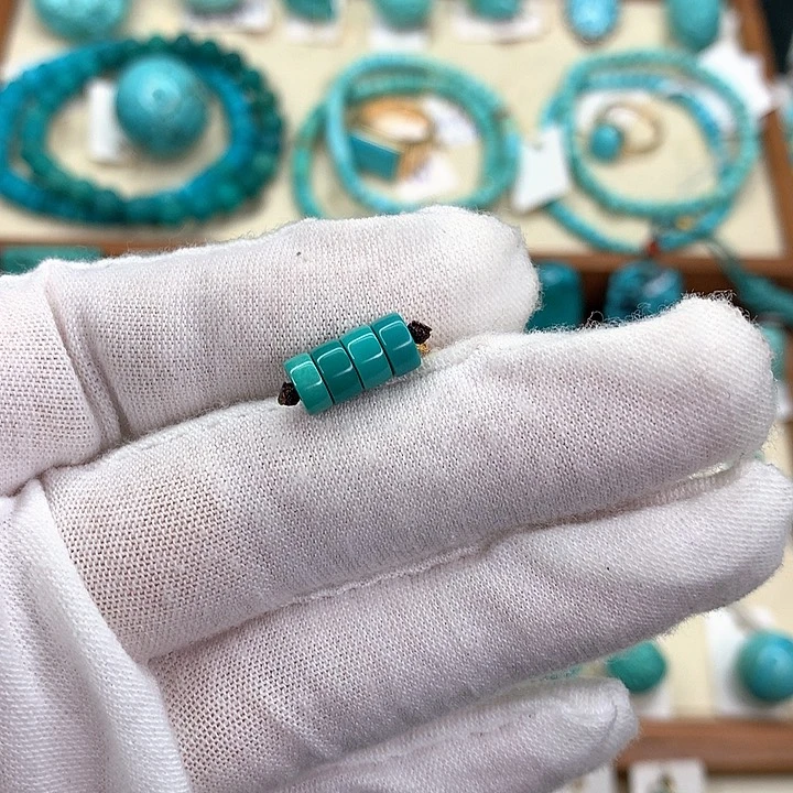 绿松石挂件未镶嵌想****球