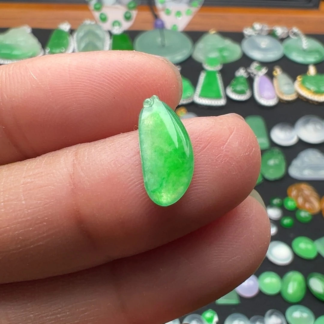 翡翠颈饰未镶嵌瓜13.2