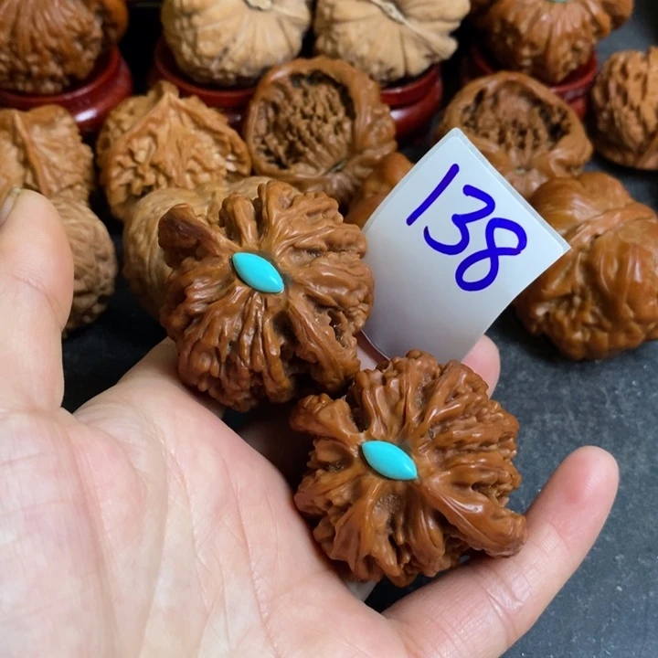 文玩核桃把件45虎年138