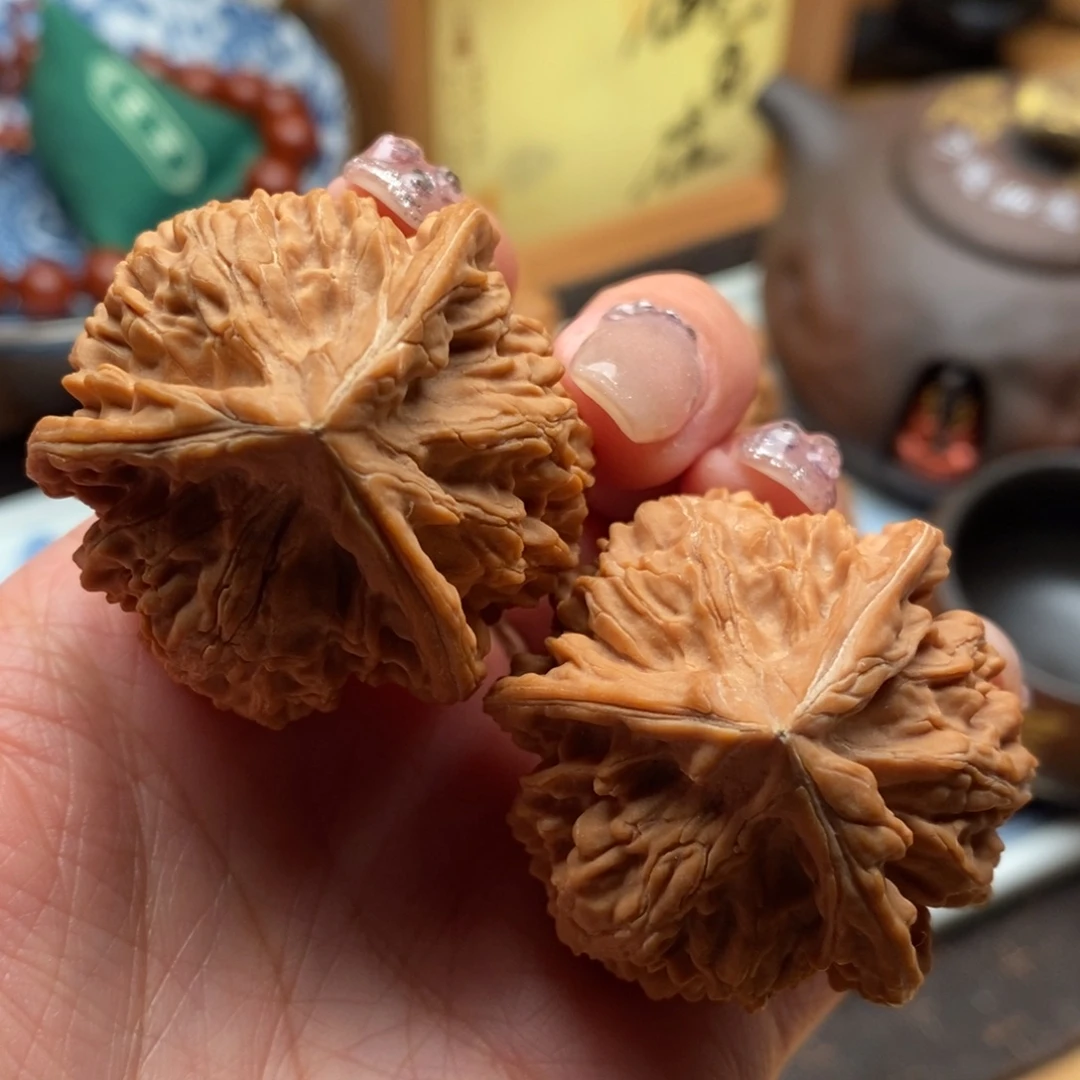自***挥把件文玩核桃文山三棱