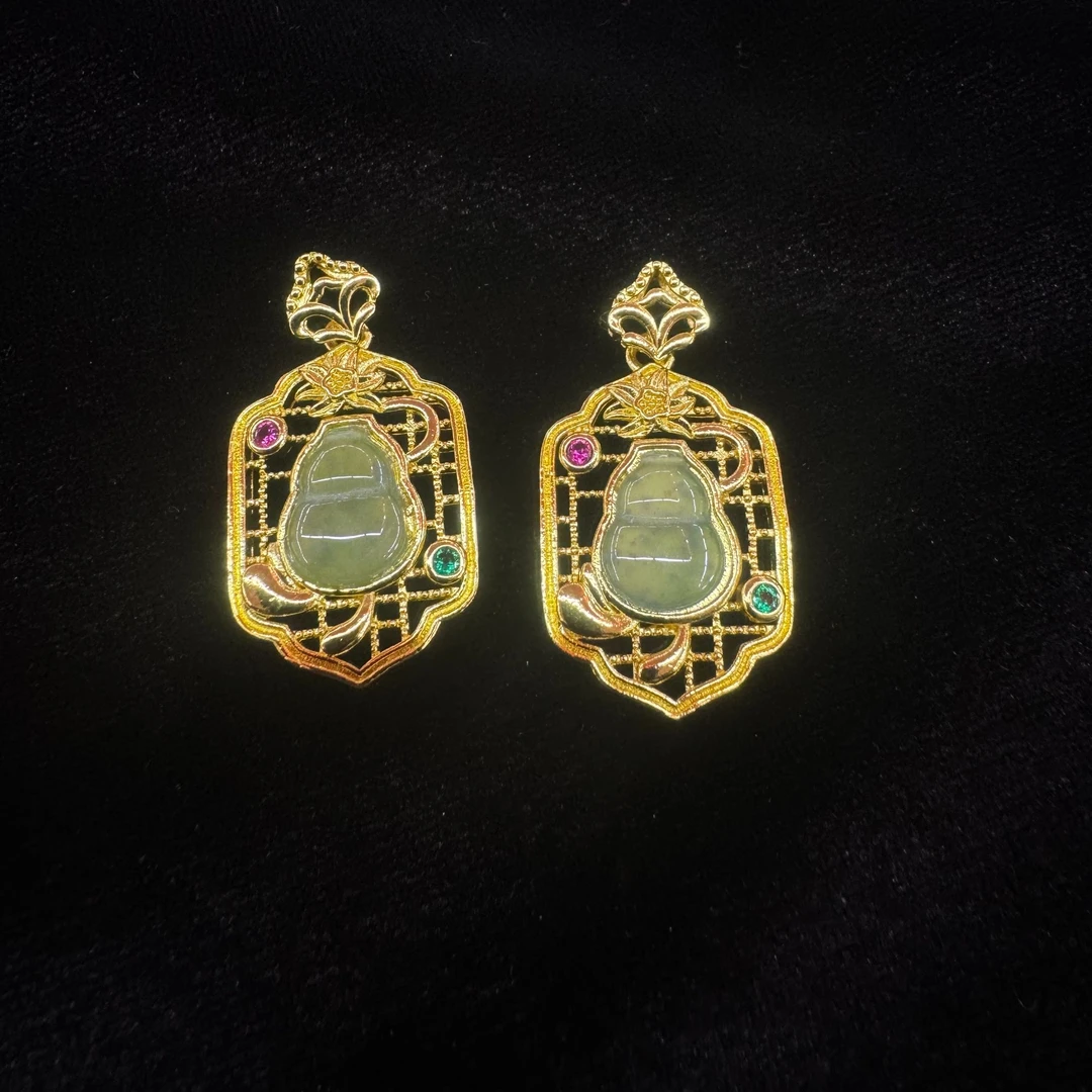 【万佳甄选】翡翠A货合金镶嵌吊坠赠链多样性发货发其一【YPN612】