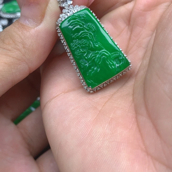 吊坠(不含链)18K金镶嵌翡翠