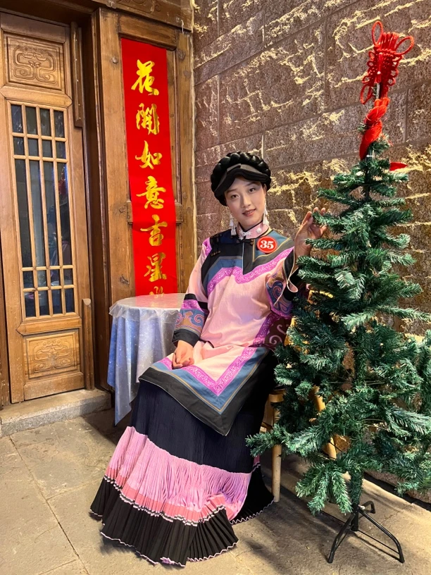 凉山彝族女士手绣流行款