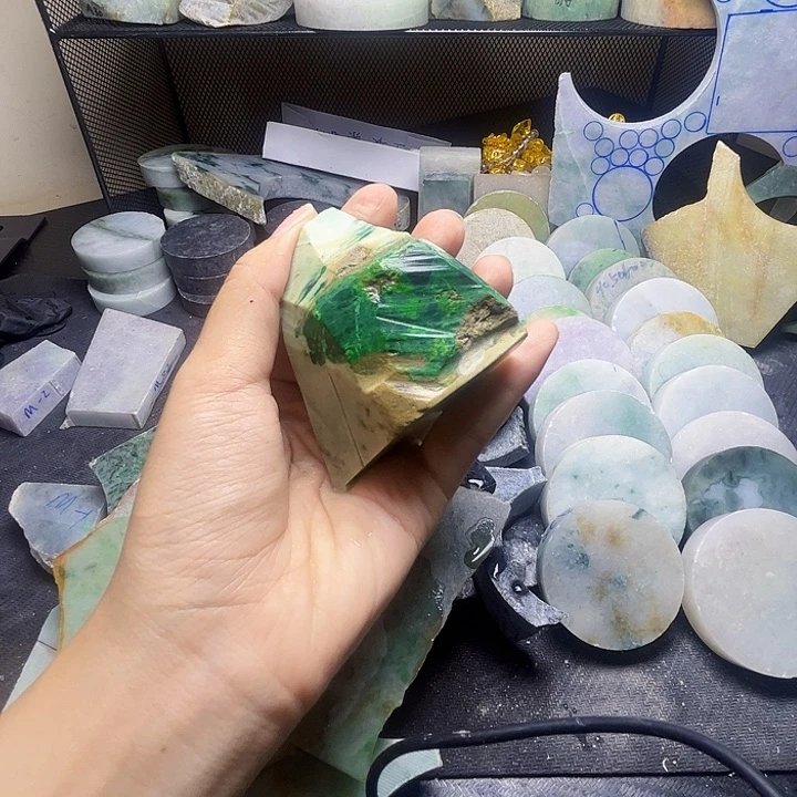 翡翠裸石缅甸翡翠