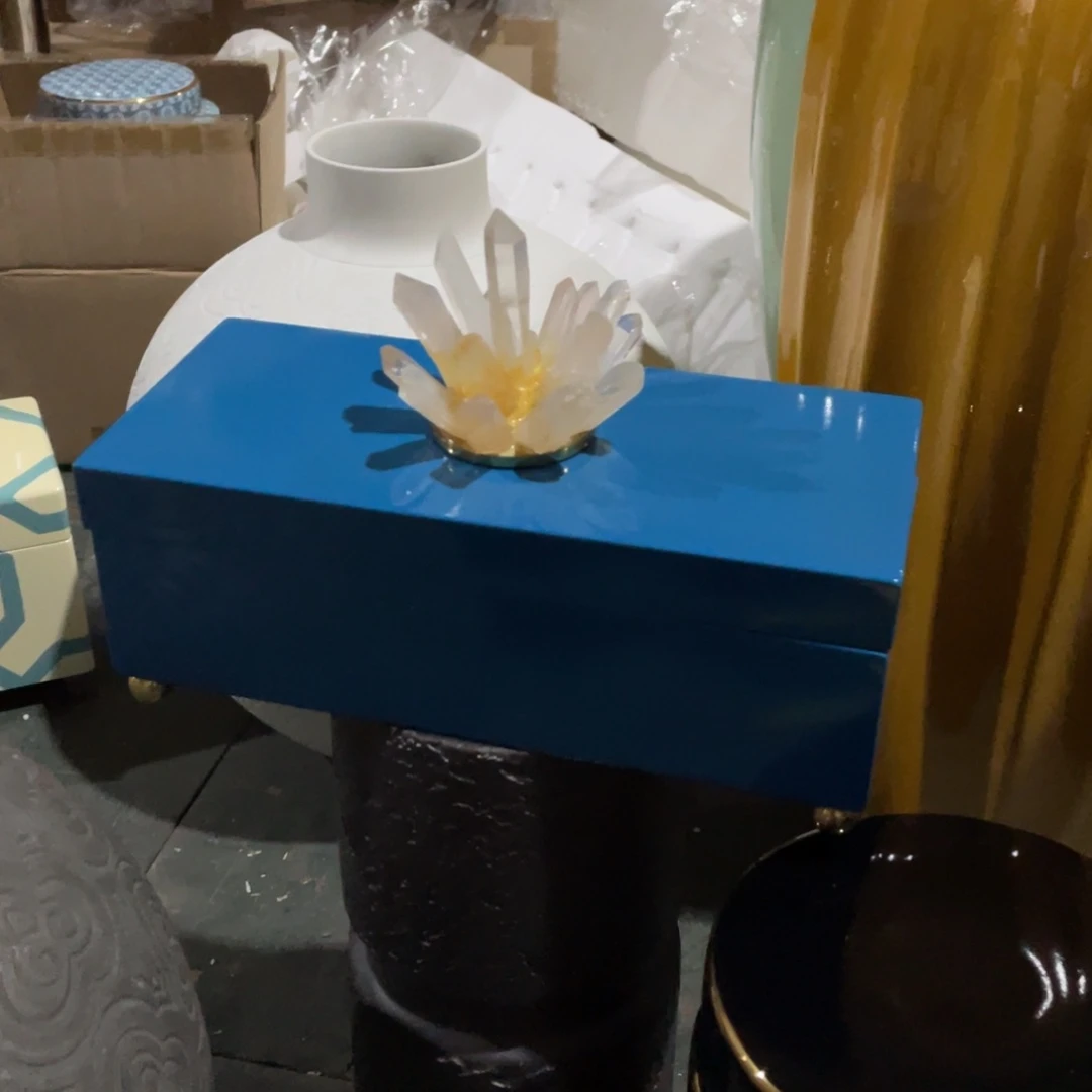 用****1陶瓷花瓶，家居摆件。
