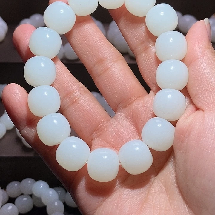 懒***名和田玉（白玉）未镶嵌手链