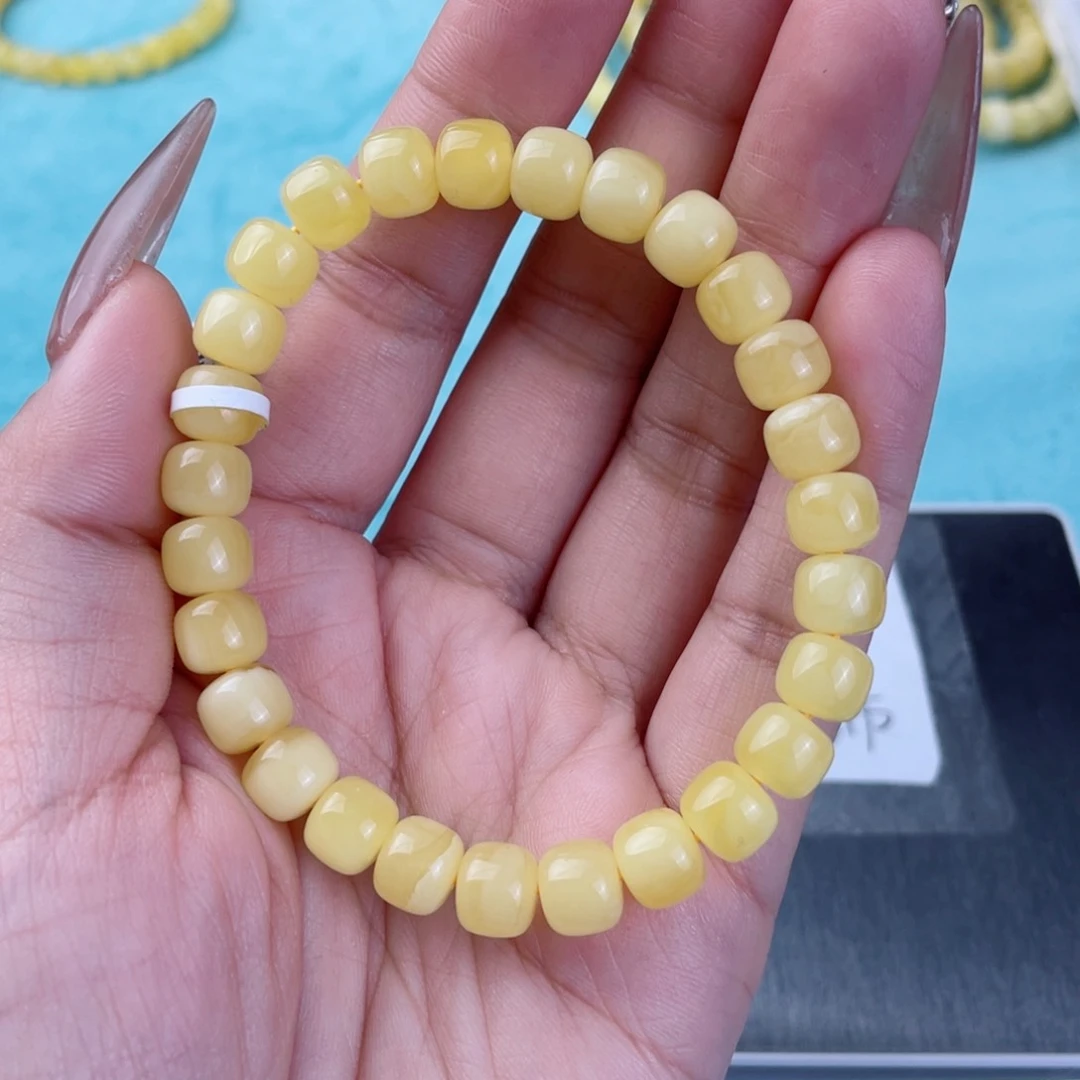 蜜蜡裸石未镶嵌蜜蜡95