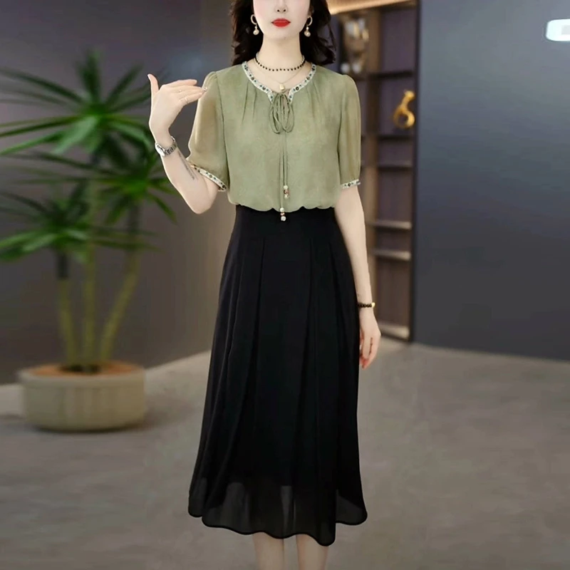 轻奢气质夏季短袖裙子女款爆款2025新款高级感洋气收腰显瘦连衣裙