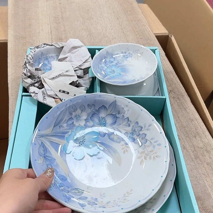 瓷片开****班噗哈哈哈哈哈哈哈哈哈我笑得