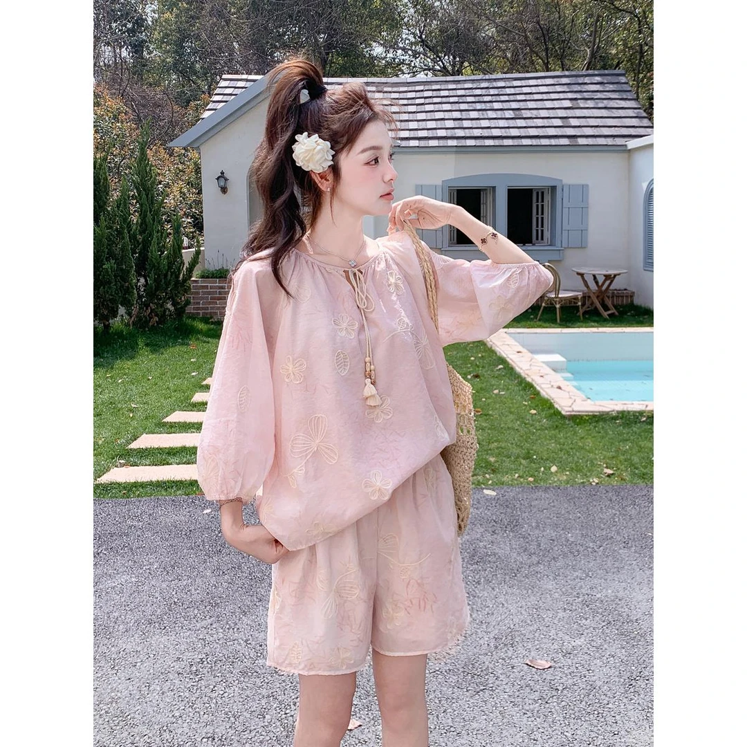 新中式国风刺绣套装女夏季小个子粉色七分袖遮手臂上衣短裤两件套