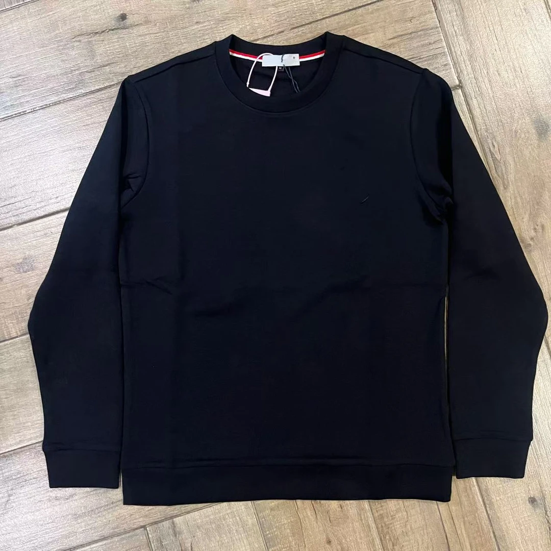 MO男士胸前大标黑色卫衣