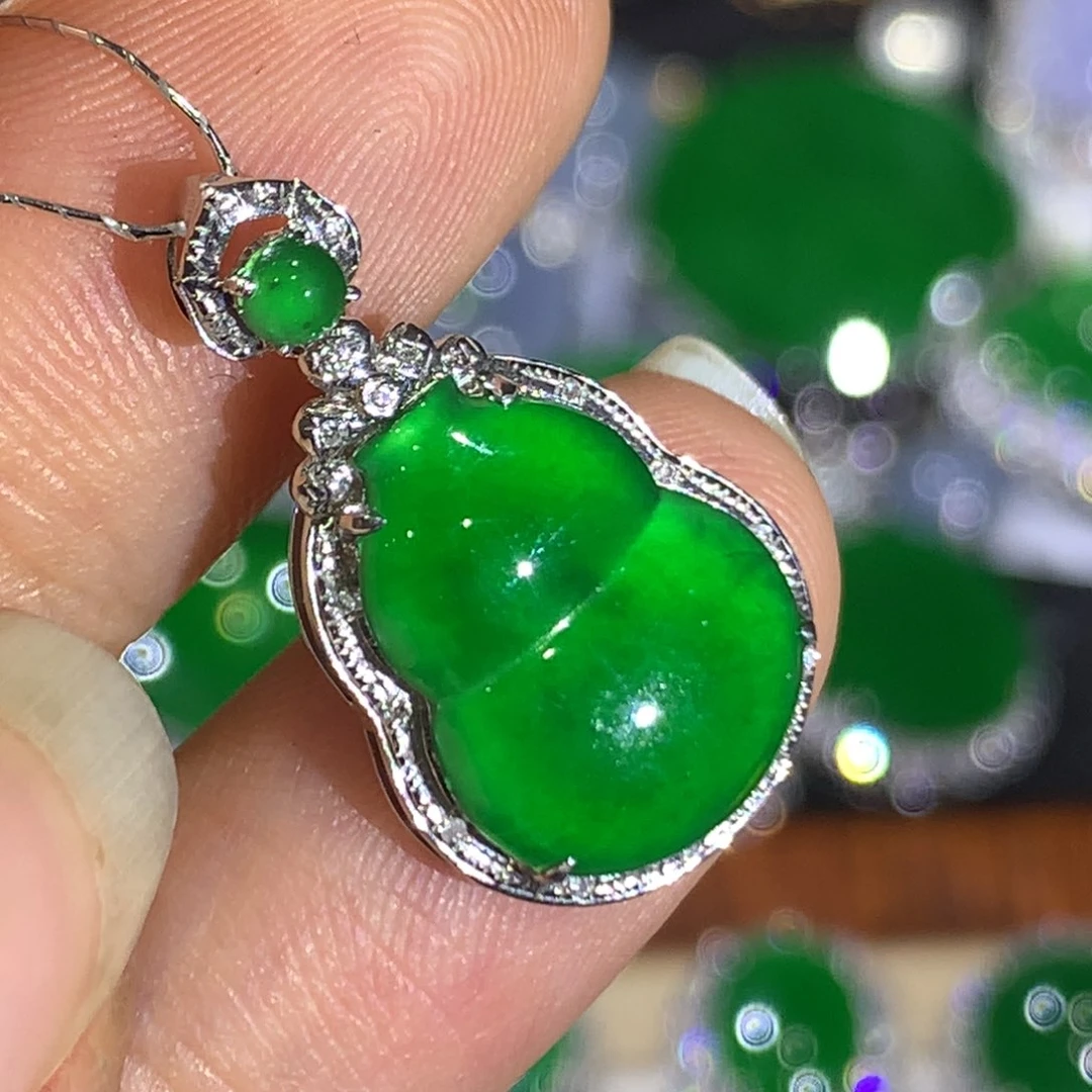 翡翠18K金镶嵌颈饰8、