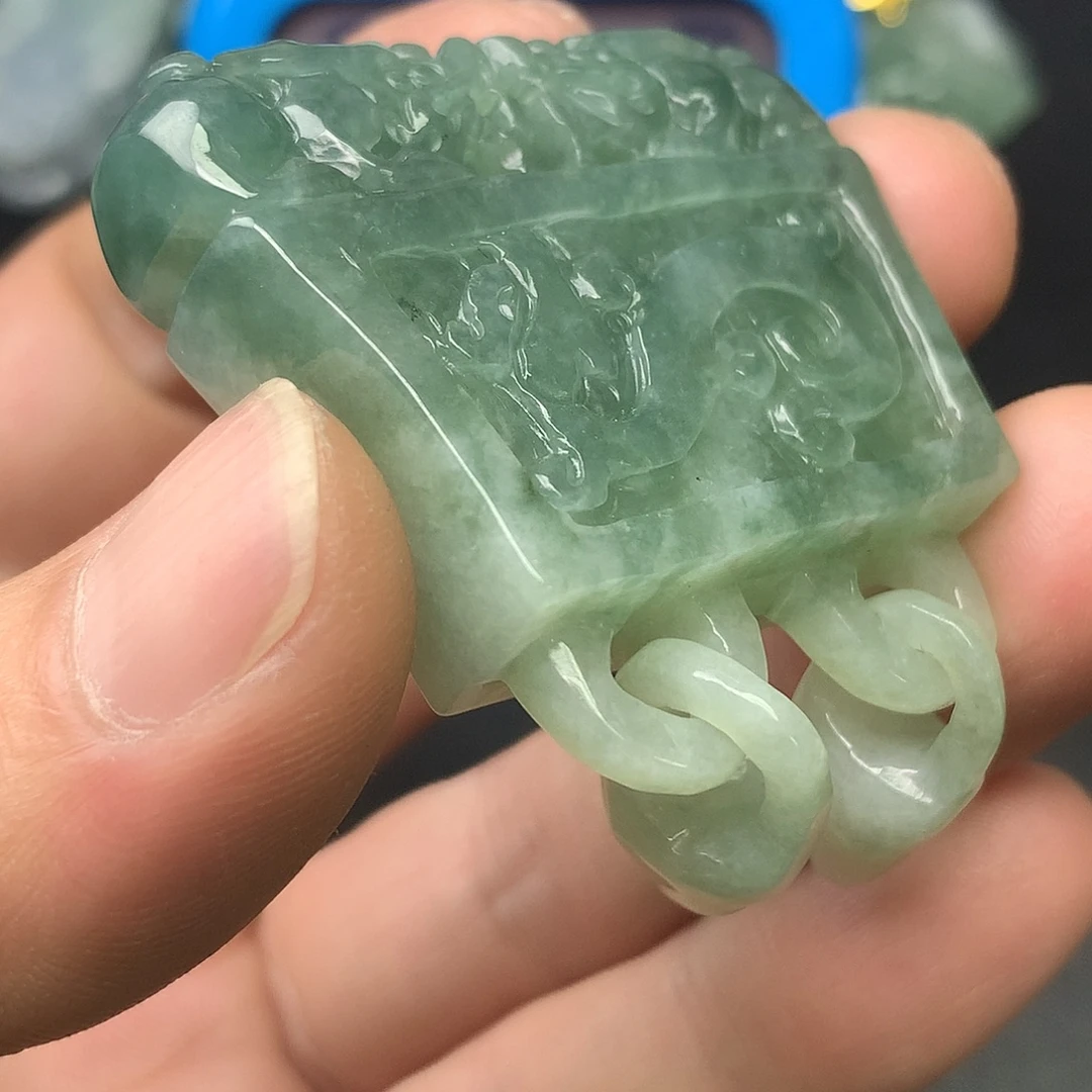 翡翠未镶嵌颈饰翡翠首饰和翡翠珠宝