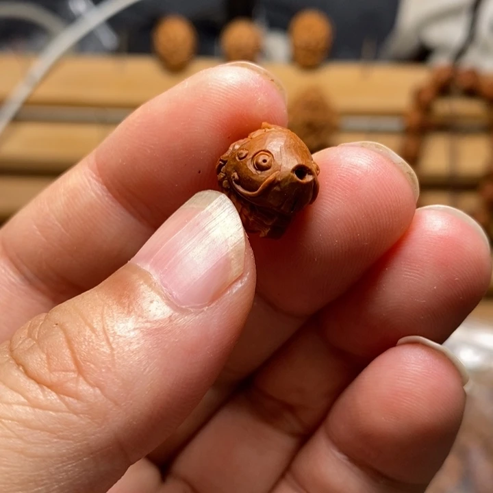 桃核雕刻鲤鱼单颗