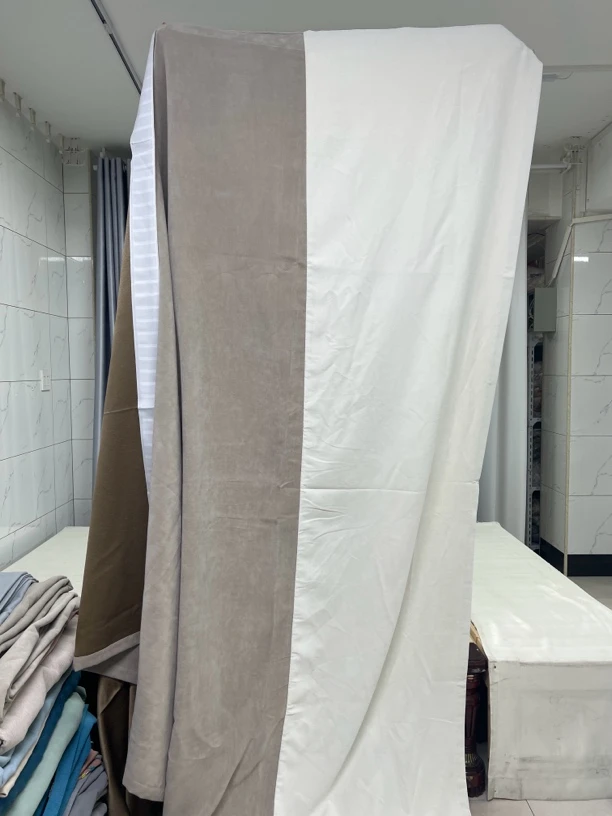 602编号成品窗帘，5.8米对开挂钩，高度2.7米