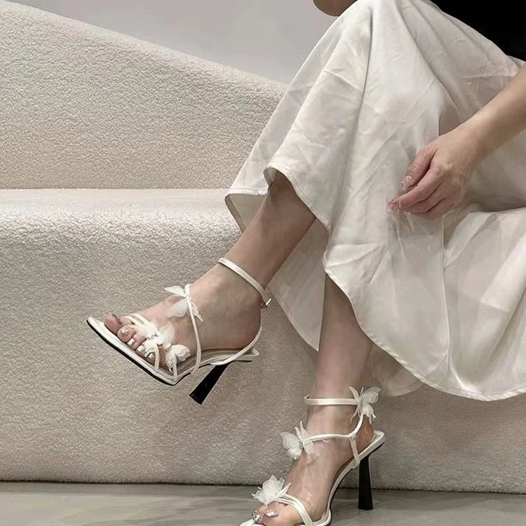 在逃公主~气质名媛蝴蝶高跟2025夏季细跟方头露趾一字扣带凉鞋女