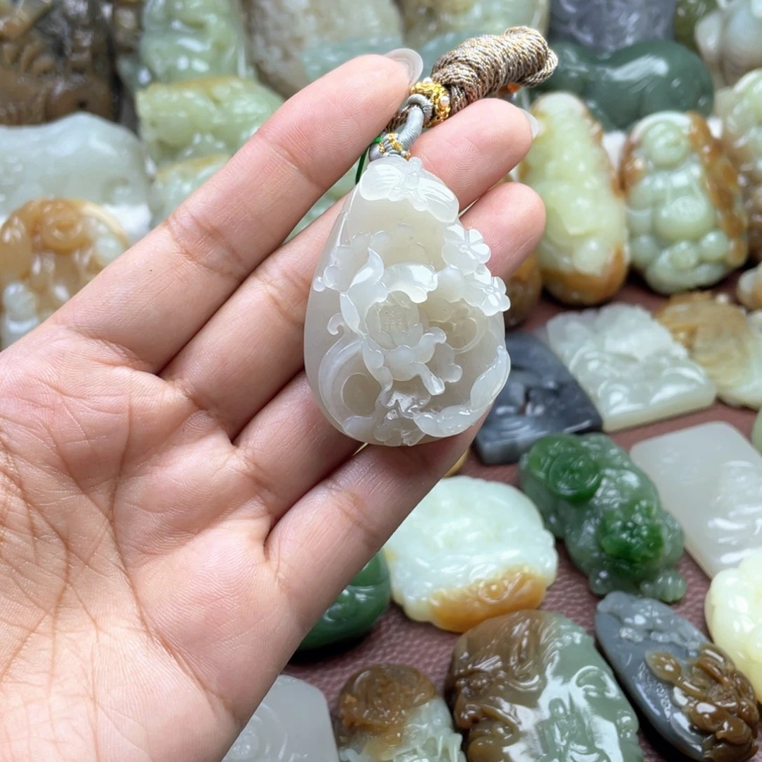 和田玉未镶嵌颈饰