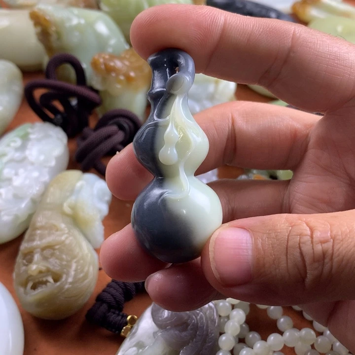 未镶嵌和田玉挂件追**年