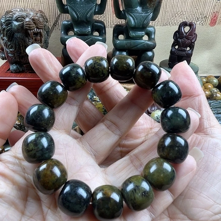未镶嵌手串岫岩河磨玉（透闪石质玉）