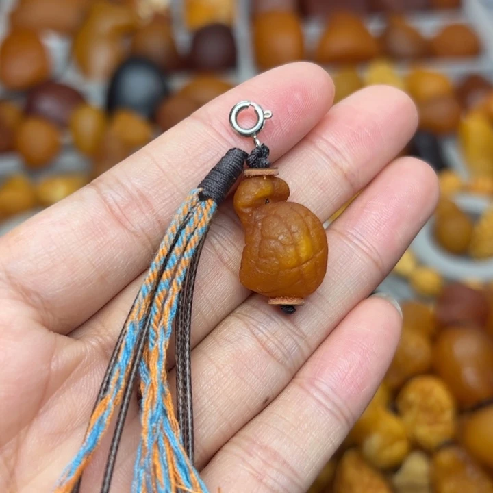 琥珀未镶嵌裸石天然蜜蜡