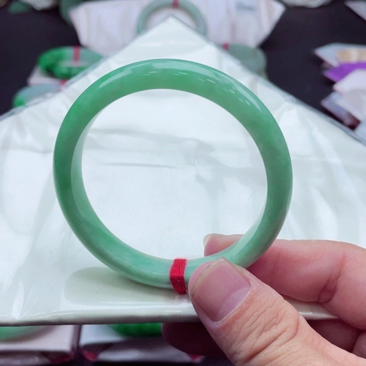 未镶嵌手镯翡翠翡翠