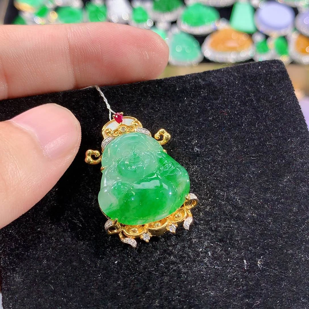 翡翠18K金镶嵌颈饰