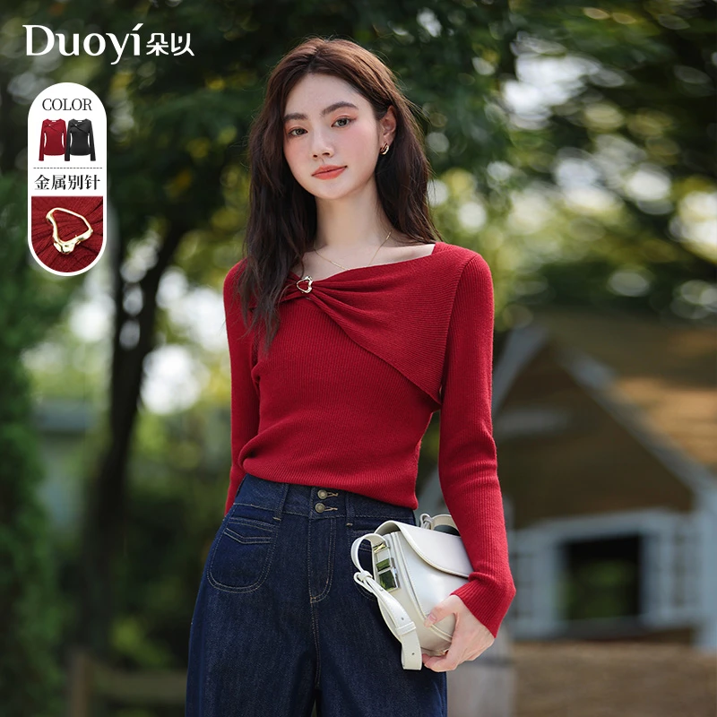 朵以2025春季新款气质时尚一字领长袖修身套头针织衫40VC521110