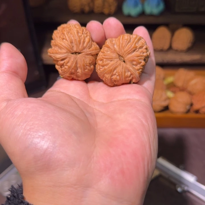 M***H文玩核桃吊坠全品42红皮蓟县产区老树元宝