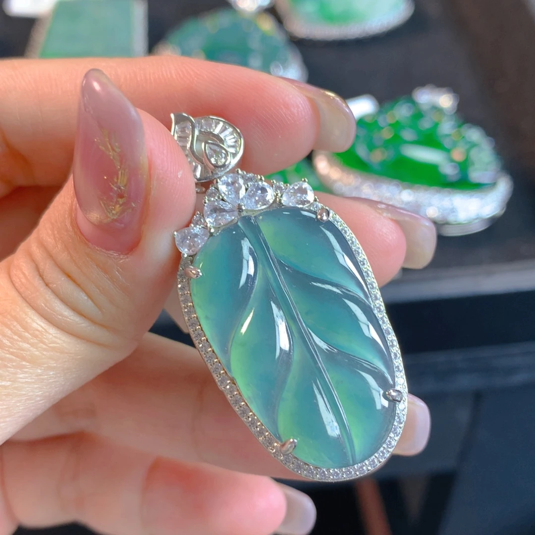 翡翠颈饰银S925镶嵌翡翠