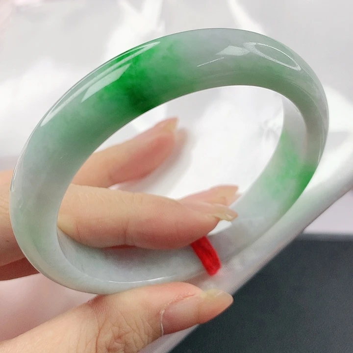 未镶嵌手镯翡翠，911