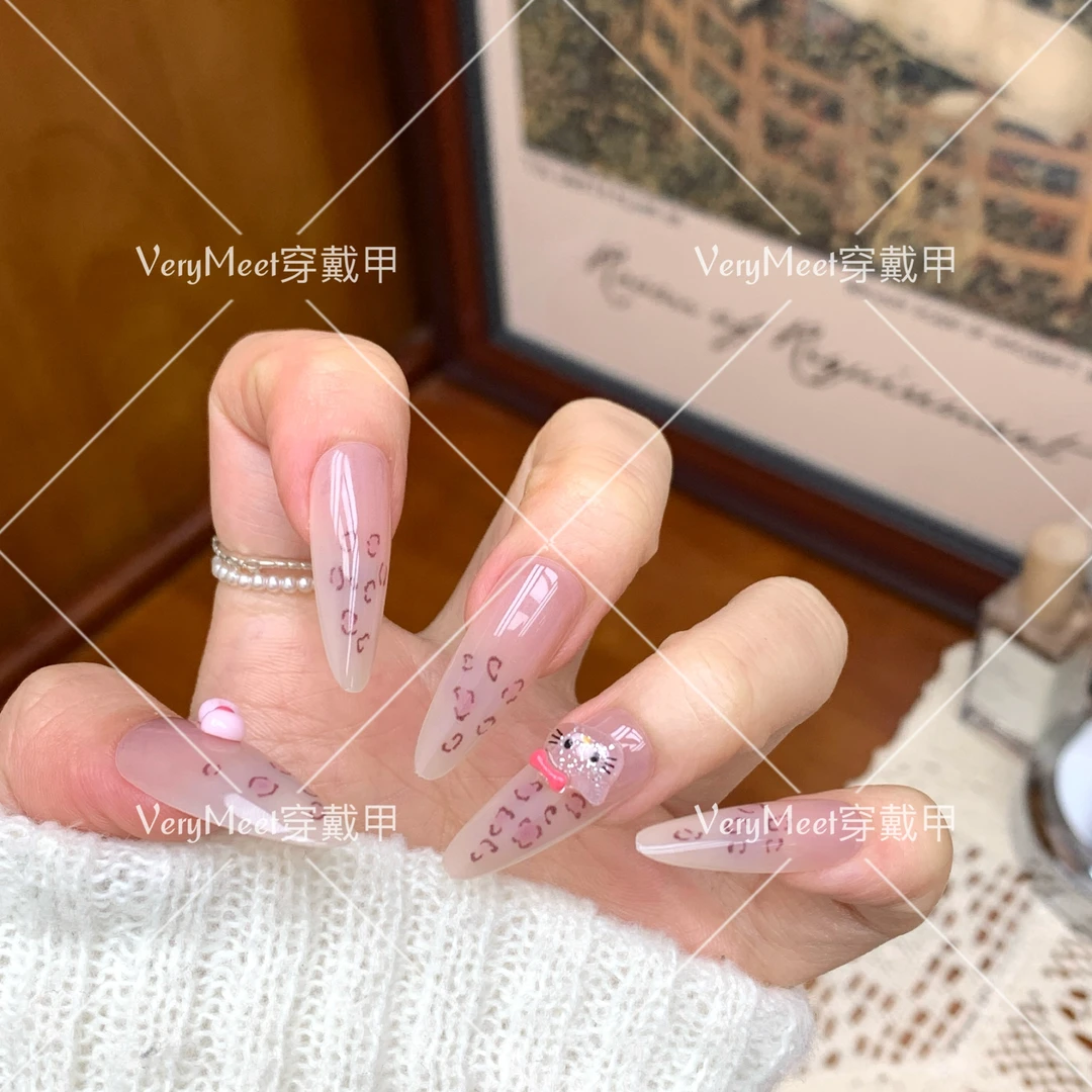 【VeryMeet-穿戴甲】凯蒂猫长杏仁可爱俏皮豹纹款简约美甲贴片40