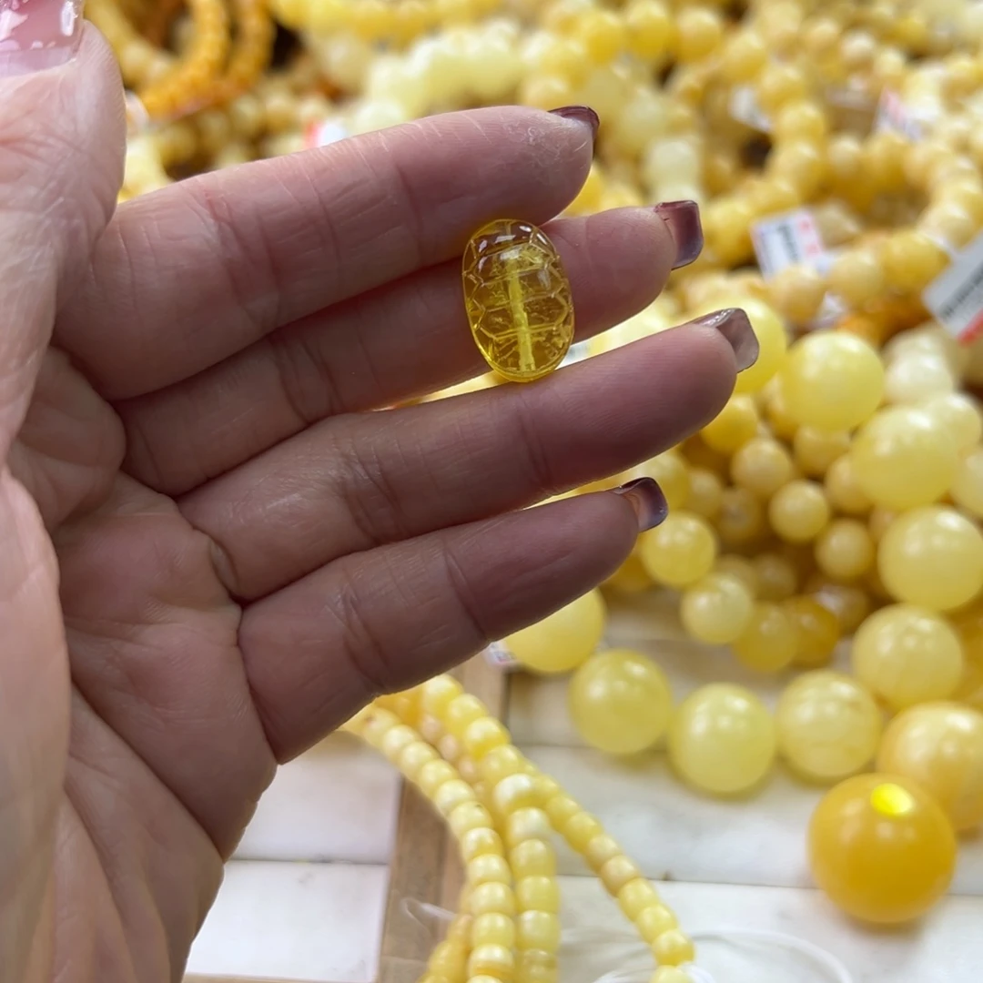 琥珀珠宝奇石未镶嵌