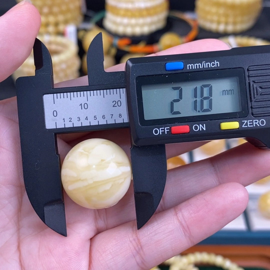 蜜蜡未镶嵌珠宝奇石