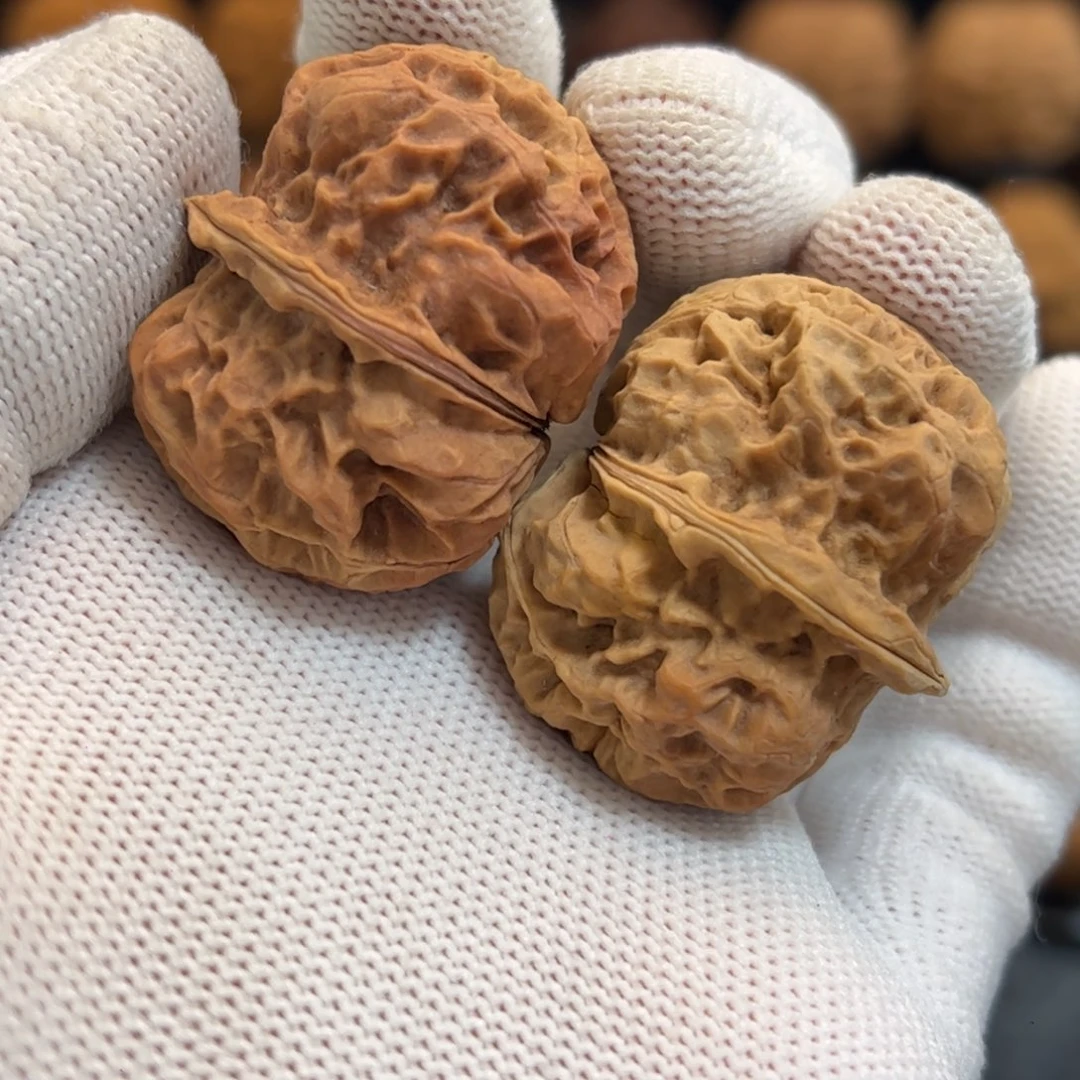 文玩核桃把件35mm贵妃枕红阴