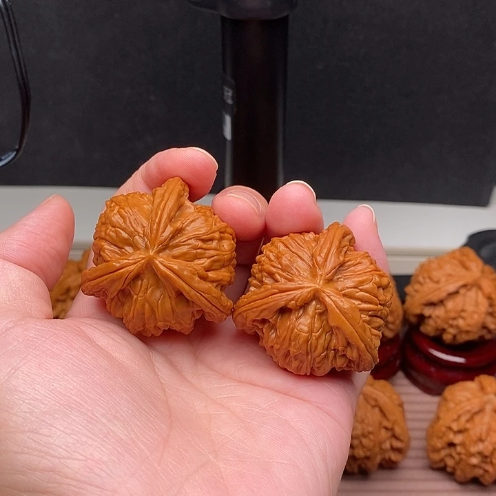 冲***文玩核桃吊坠白奔