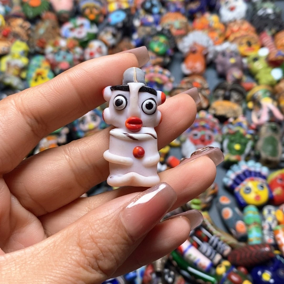 琉璃颈饰印度尼西亚粉色小人