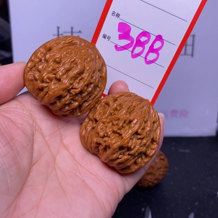 把件文玩核桃T****雄388，40虎头