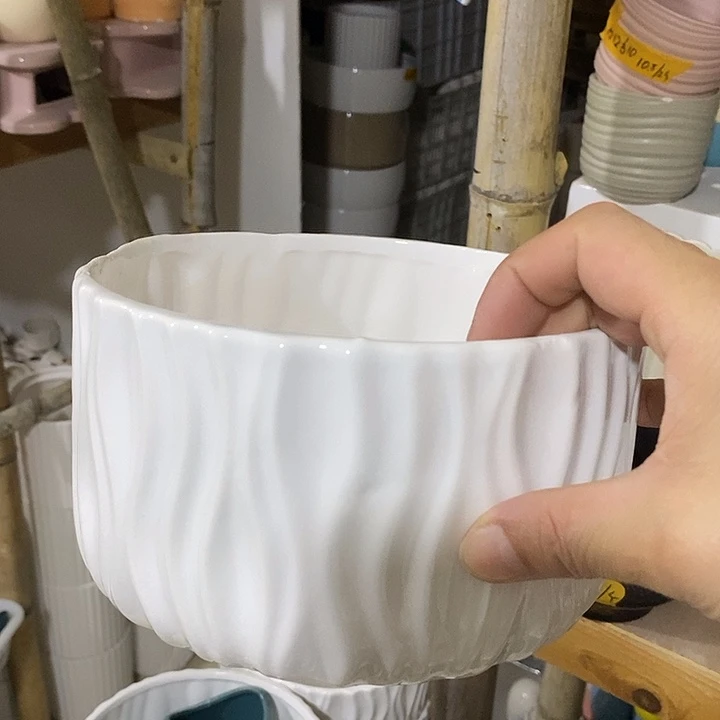 陶盆无孔 瑕疵针孔漏釉介意勿拍口 18高10