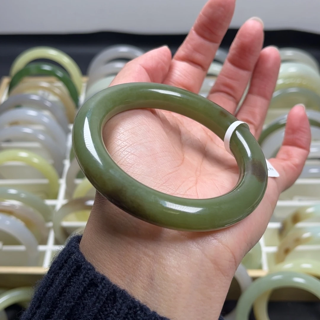 和田玉未镶嵌手镯57圈