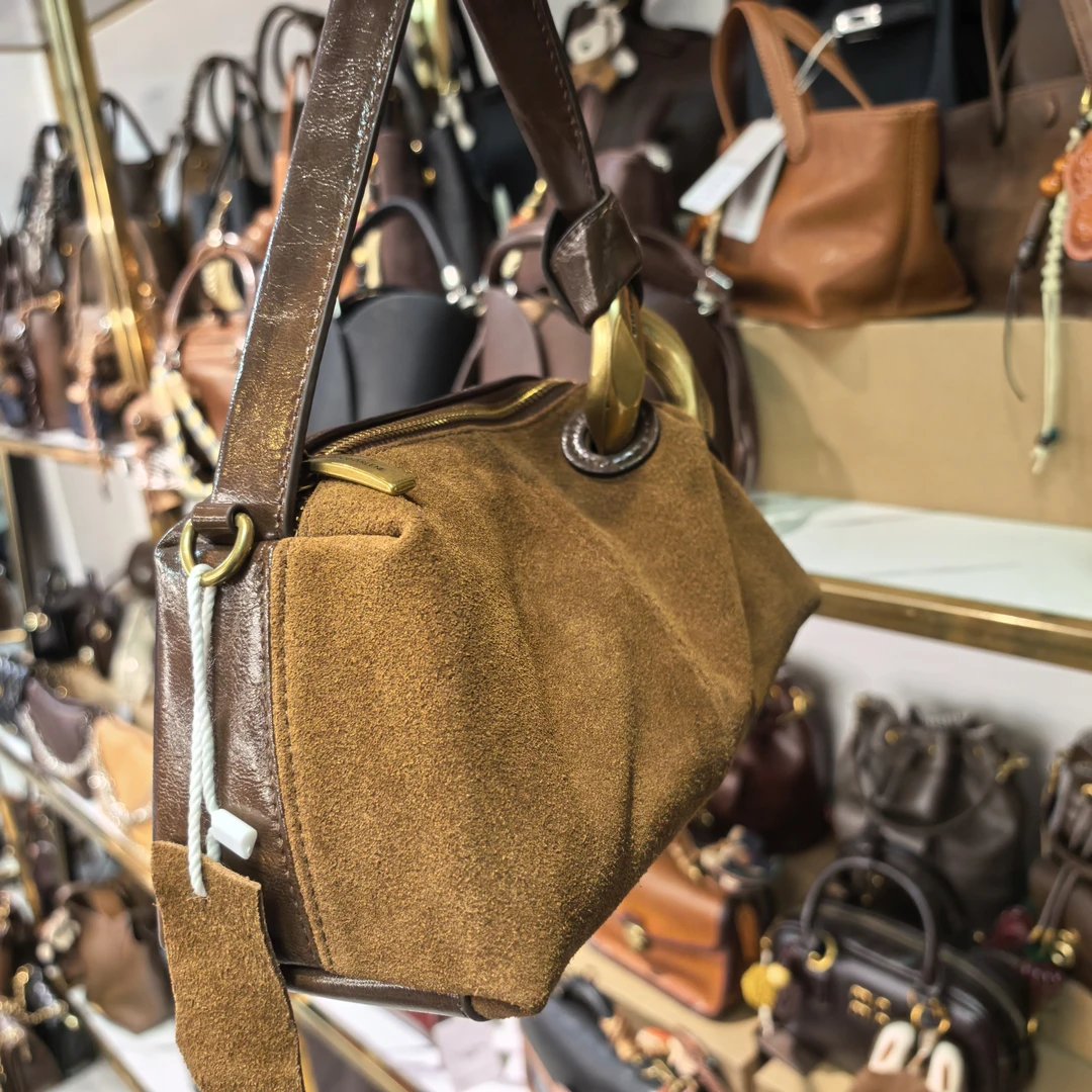 S001浅咖色皮皮拼接女士包包