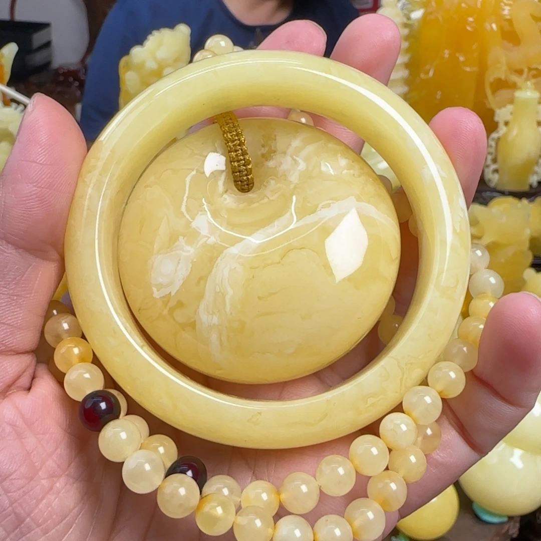 蜜蜡未镶嵌珠宝奇石57