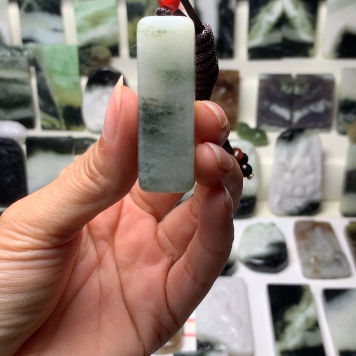 独山玉未镶嵌颈饰