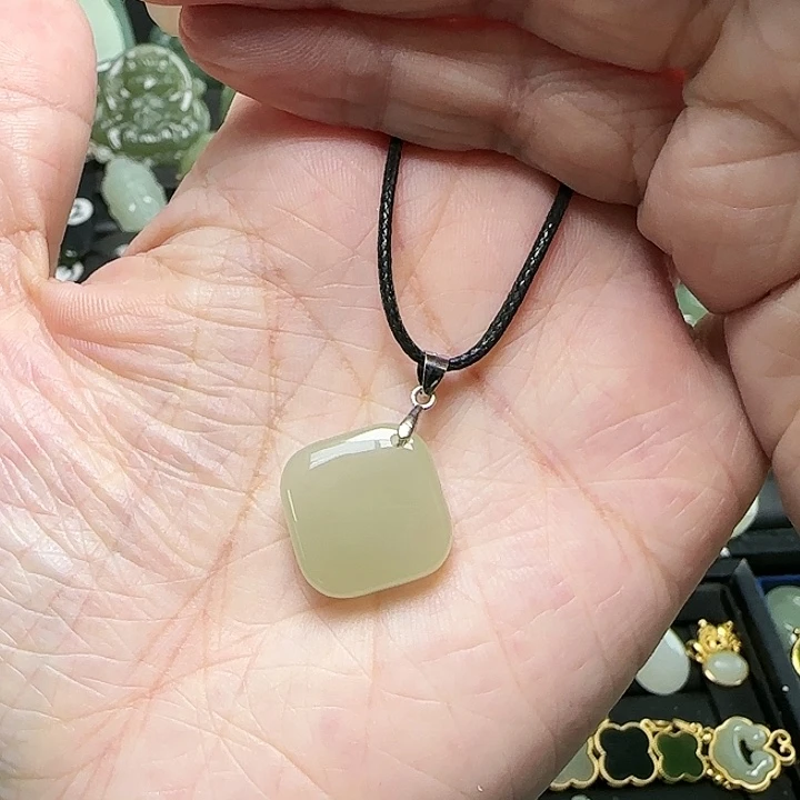 颈饰银S925镶嵌和田玉