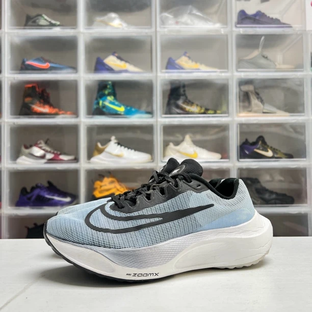 95新 maje 42.5码/95新 maje Zoom Fly5 蓝黑 跑步鞋
