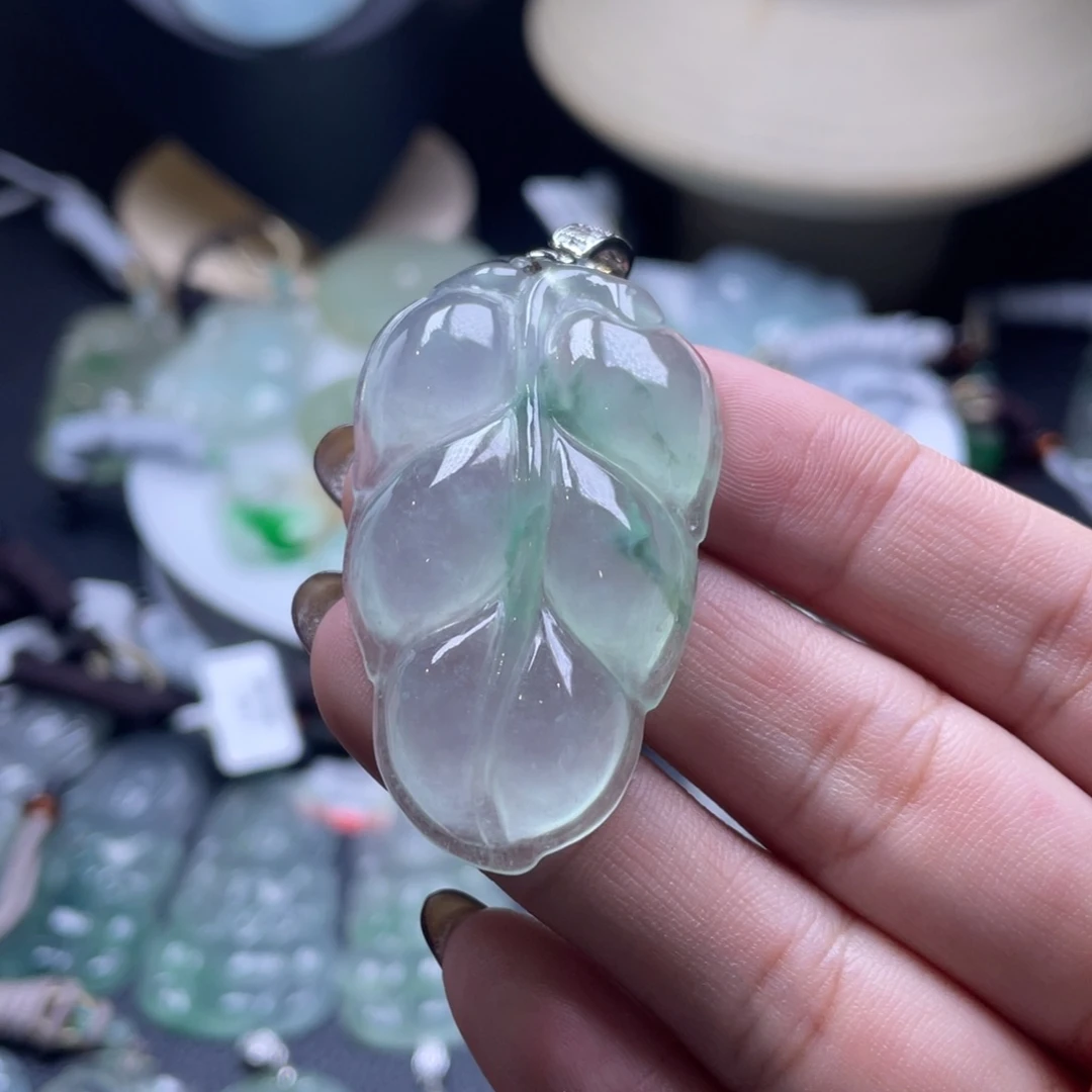 颈饰未镶嵌翡翠