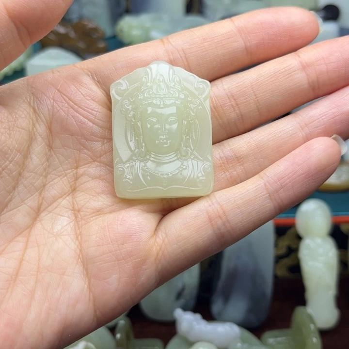 和田玉未镶嵌颈饰