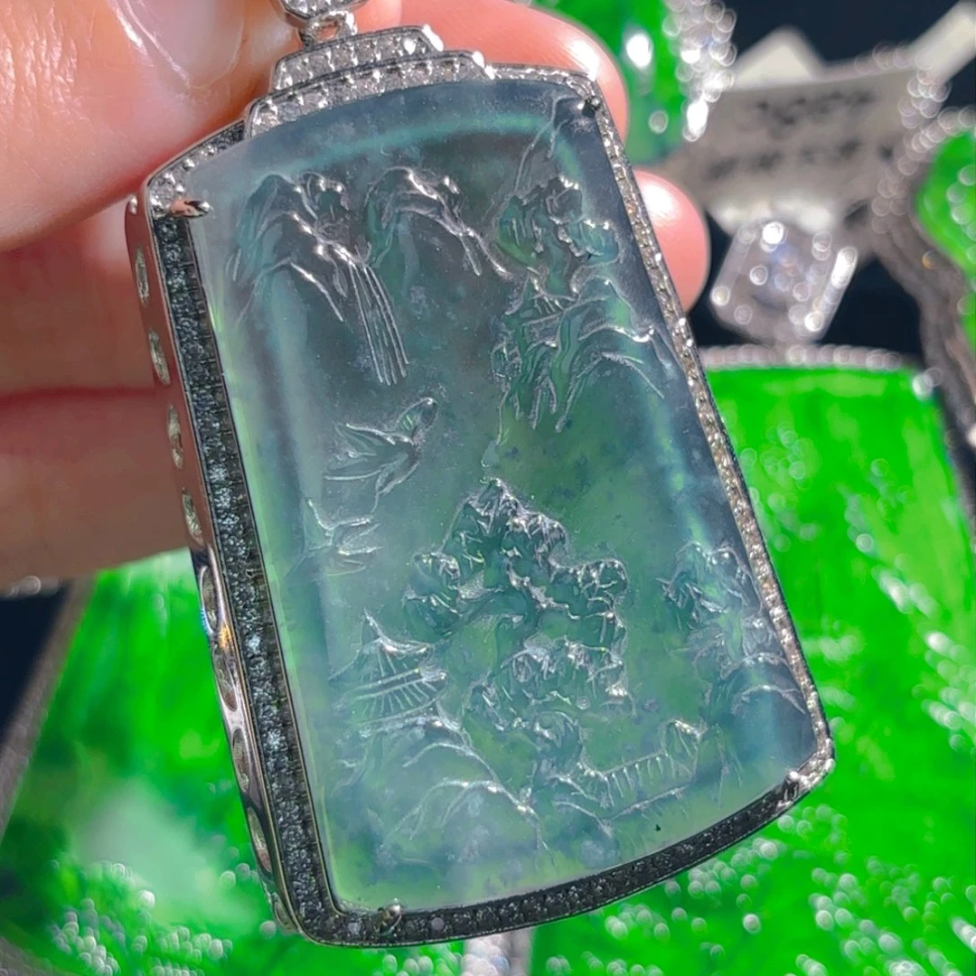 翡翠颈饰未镶嵌山水牌