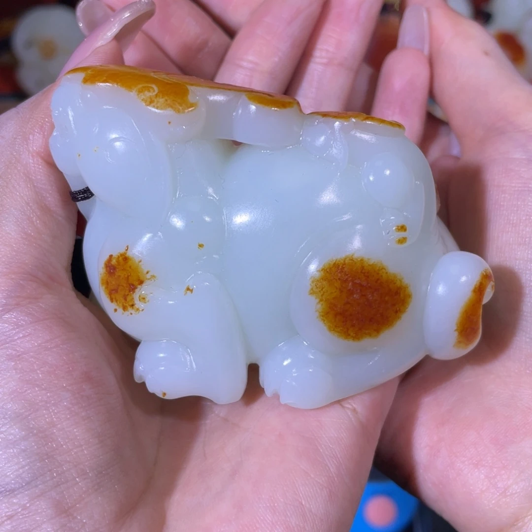 燕***。和田玉未镶嵌把件